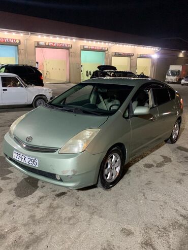 купить приус в баку: Toyota Prius (2-ci nəsil) hibrid hetçbek Xüsusiyyətlər: - Korpus: 5