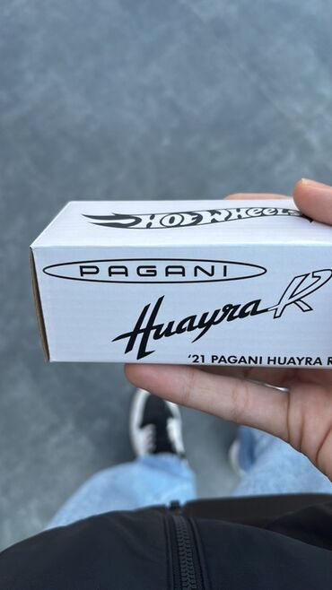 model oglan teleb olunur: Pagani, 2023 il, 1:64, Dəmir, Ünvandan götürmə