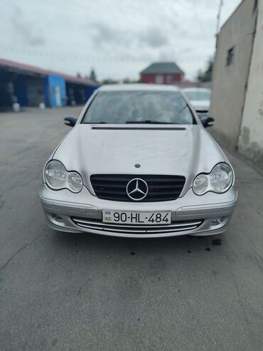 Hyundai: Mercedes-Benz C 200: 2 l | 2000 il Sedan