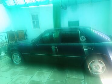 чехол на мерс 124: Mercedes-Benz W124: 1989 г., 2 л, Механика, Бензин, Седан