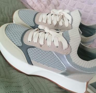 Women's Sneakers and athletic shoes: Ženske patike – siva/bež kombinacija sa platformom - Dizajn: moderan — 4