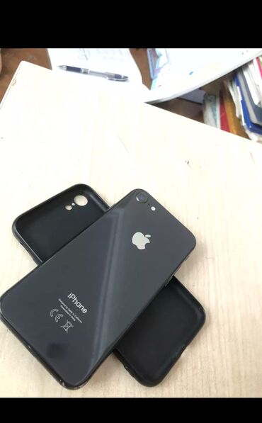 Apple iPhone: IPhone 8, Б/у, 64 ГБ, Черный, Зарядное устройство, Защитное стекло, 90 %