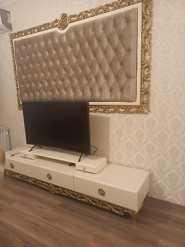 tv 75: TV stendi və dekorativ divar paneli dəsti - Klassik-royal üslubda — 3