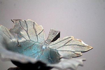 Stare vaze i dekor: Stara pepeljara sa dva držača za lule na drvenom postolju. Stara — 4