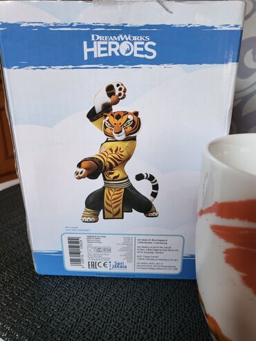 Čaše: Solja nova Heroes porcelanska univerzalna 2017g. Solja sa igrackom na lalafo.rs — 4 Čaše: Solja nova Heroes porcelanska univerzalna 2017g. Solja sa igrackom — 4