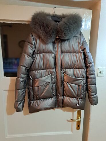 Zimske jakne: L, Jednobojni, Sa postavom, Krzno — 1