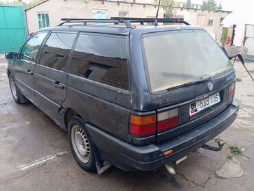 крышка от мотора: Volkswagen Passat: 1993 г., 1.8 л, Механика, Бензин, Универсал