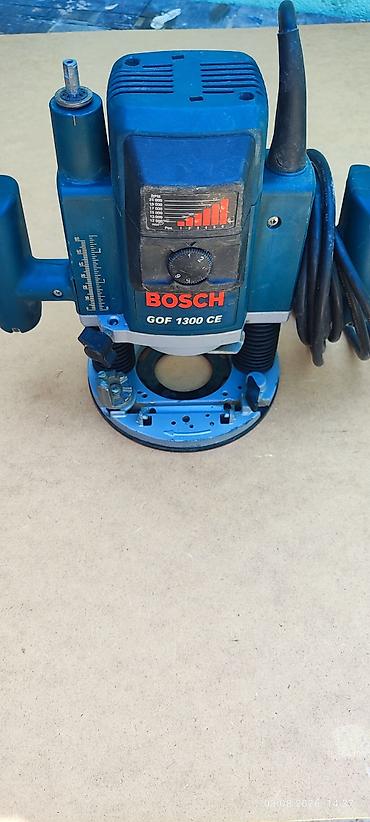Bosch GOF 1300 CE frezer (yuxarıdan batırılan tip) - Güc: 1300 W -
