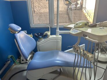 бу стоматологическое оборудование: Стоматологическое кресло бу скейлер компрессор в комплекте . Находится