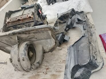 Digər avtomobil ehtiyat hissələri: Məhsul: Mercedes-Benz üçün orijinal ehtiyat hissələri dəsti Tərkib: - — 8