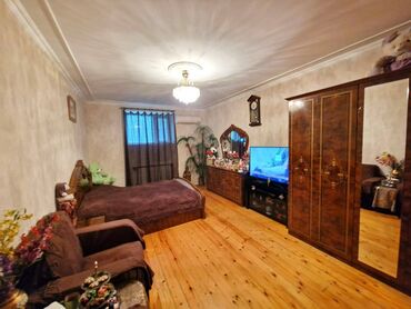 Ofislər: Yasamal rayonu, “İnşaatçılar” metrosu yaxınlığında, "Yasamal ATS" ə — 4