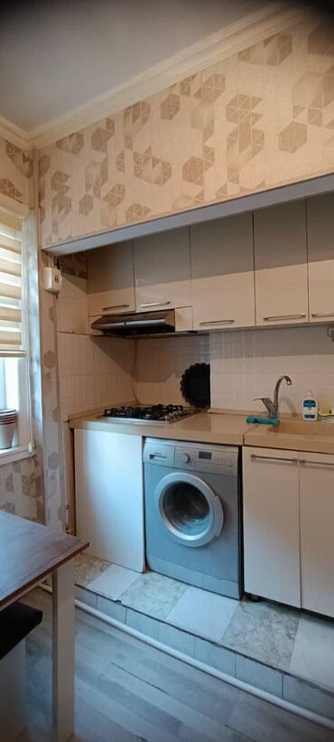 Uzunmüddətli kirayə mənzillər: Xətai Rayonu NZS Göyçə Market 165 Saylı Məktəb 3 otaq Bina. Mərtəbə — 11