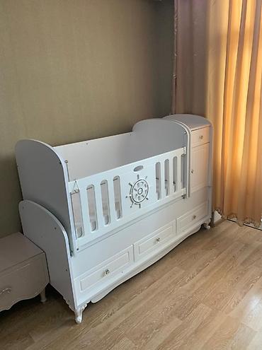 guzgulu kamot: Oğlan və qız üçün, Yeni, Beşik, Komod — 1