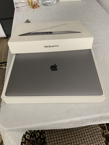 меняю на айфон 7: Ноутбук, Apple, 16 ГБ ОЗУ, Intel Core i7, 15.4 ", Б/у, память SSD