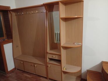 продам мебель бу в бишкеке: Шкаф для одежды, Прямой, ЛДСП