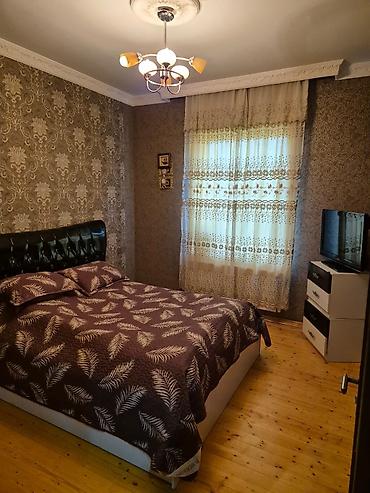 Həyət evləri və villaların satışı: Həyət evi satılır/ Xüsusiyyətlər: - Kürsülü, monolit-fundamentli — 14