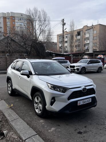 Toyota: Toyota RAV4: 2021 г., 2 л, Вариатор, Бензин, Кроссовер — 1
