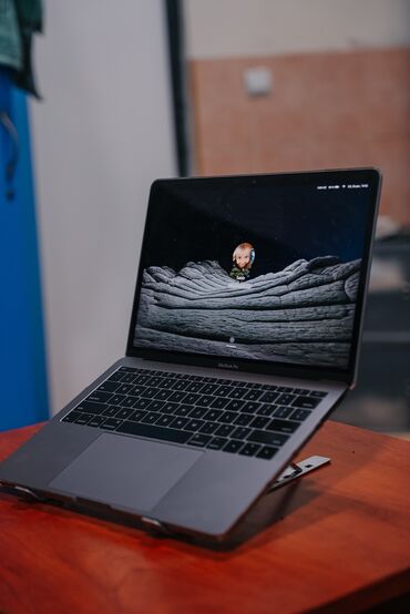 Ноутбуки: Ноутбук, Apple, 16 ГБ ОЗУ, Intel Core i7, 13.1 ", Б/у, Для работы, учебы, память SSD — 1