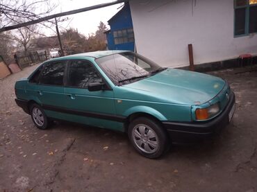 Volkswagen: Volkswagen Passat: 1988 г., 1.8 л, Механика, Бензин, Седан