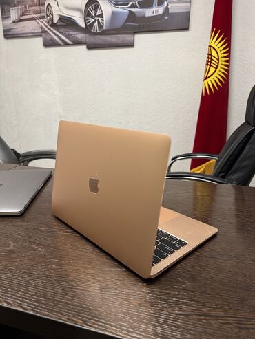 куда можно продать компьютер: Ноутбук, Apple, 8 ГБ ОЭТ, Apple M1, Колдонулган