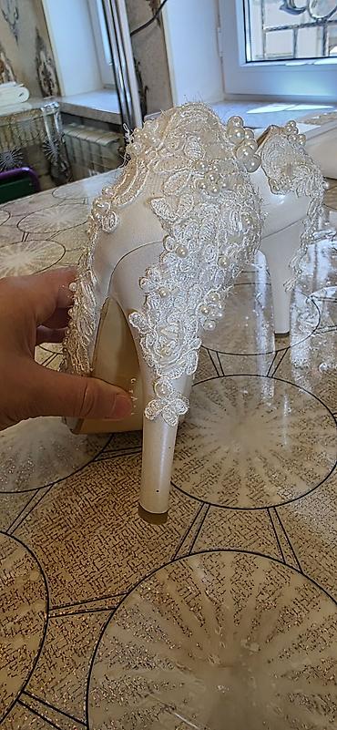 eqa shoes qarayev: Gelin ayaqqabısı. Yenidir.Ağ rəngli yüksək daban qadın tuflisi - — 6