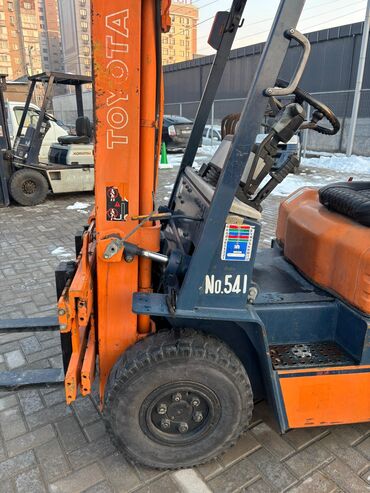 Погрузчики: Погрузчик, Toyota, Колесный, Вилочный — 5