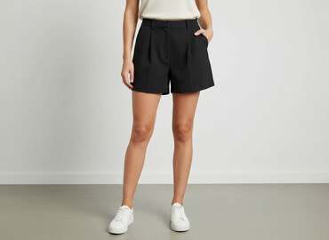 rozkloszowane spodenki czarne: Sinsay, Shorts for women, size M