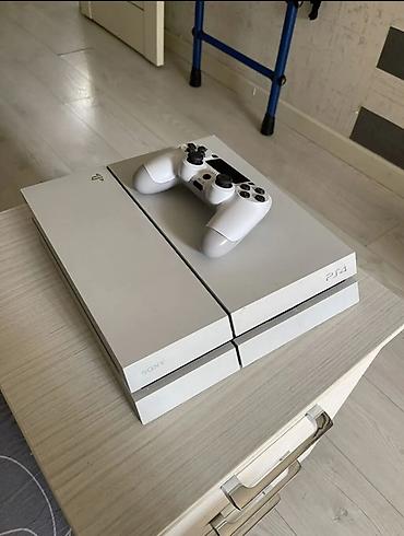 сколько стоит плейстейшен 1: Игровая консоль Sony PlayStation 4 (PS4), цвет белый. Комплектация — 1