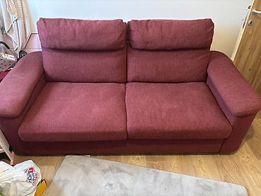 rucice za ormane: Prodajem dvosed LIDHULT iz IKEA-e u bordo/crvenoj boji. Sofa je — 1