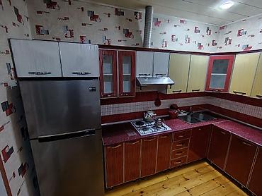 Mebel: Aspirator, qaz peçi, uvannik çıxmaq şərti ilə. Mebelləri satılır — 8