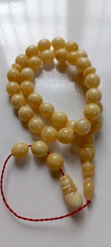 Təsbehlər: Süd rəngli kəhrəba muncuqlardan hazırlanmış təsbeh 100% təbii,bütöv — 9