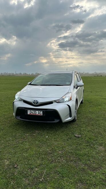 Toyota: Toyota Prius: 2017 г., 1.8 л, Вариатор, Гибрид, Универсал