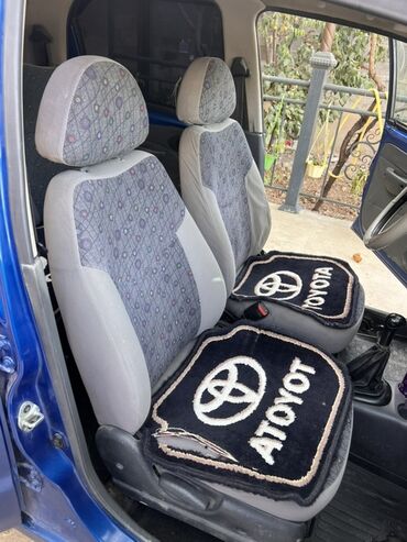 движок на пассат: Төшөмөлдөр Салон үчүн Toyota, түсү - Кара