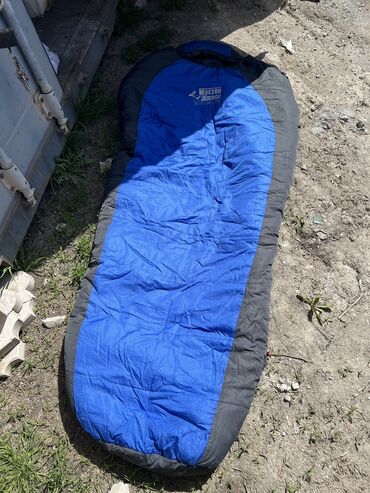 продаю палатки: Продаю спальный мешок Можно использовать на 2 их 210х95 см 2,5 кг -8