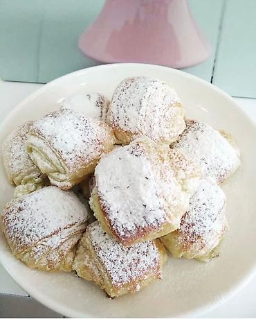 Кондитерские изделия, сладости: Выпечка на заказ!!!В ассортименте слойка булочки с разными — 3