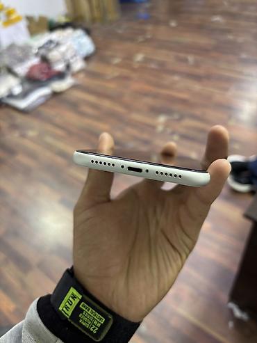 Apple iPhone: IPhone 11, Белый — 5