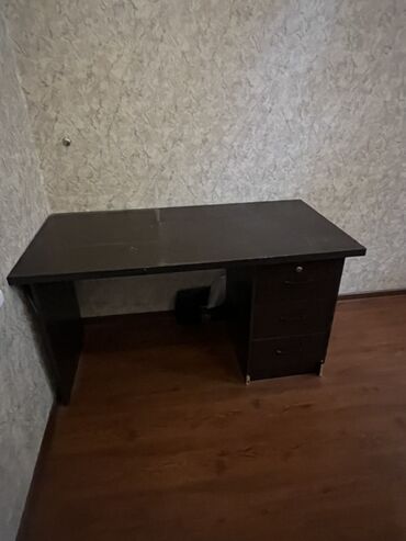 шкаф офисный: Компьютерный стол, С полками
