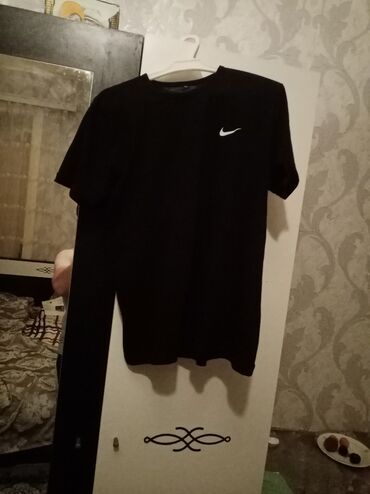Köynəklər: Futbolka, Nike, L (EU 40), rəng - Qara