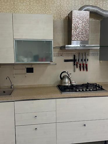 nəsimi rayonu: İcarəyə verilir 3 otaqlı yeni tikili 138 m², 28 May m. Kateqoriya — 10