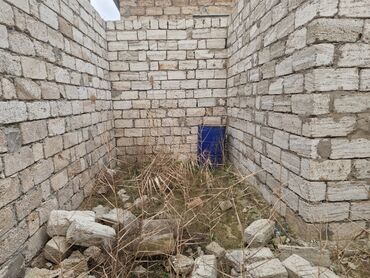 qapi ev: Daş divarlı tikili üçün yarımçıq monolit: fərdi ev/yarda tikinti