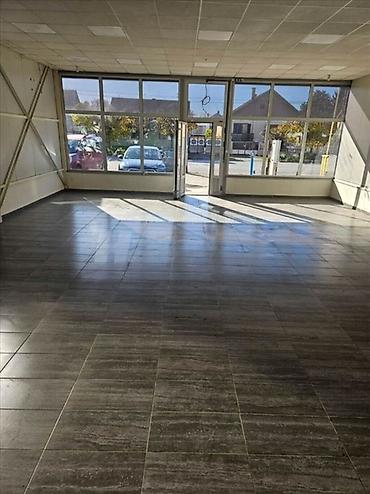 Nekretnine: Izdaje se lokal 220m2 na glavnom bulevaru u Sremskoj Mitrovici. Cena — 3