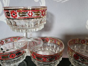 Čaše: Case nove italijanske za vino 70te. Sve na casama odsjaj od svetla na lalafo.rs — 5 Čaše: Case nove italijanske za vino 70te. Sve na casama odsjaj od svetla — 5