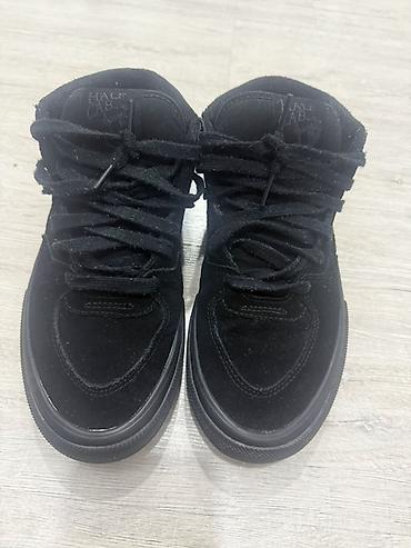 yeezy foam: Мужские кроссовки, 41, Vans, Б/у, цвет - Черный, Самовывоз — 2