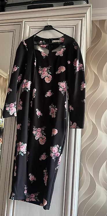 Salam 🌸 Zərif qara rəng gül naxışlı midi don satılır. Detallar: -