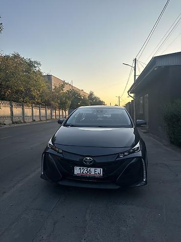 byd e6: Toyota Prius: 2020 г., Гибрид, Хэтчбэк — 10
