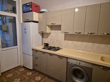 Dekorlar və bəzəklər: 9-cu mikrarayonda Nəsimi metrosuna yaxın 17 mərtəbənin 2 ci — 15