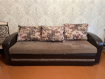 раздвижной диван бу: Диван-кровать, Б/у