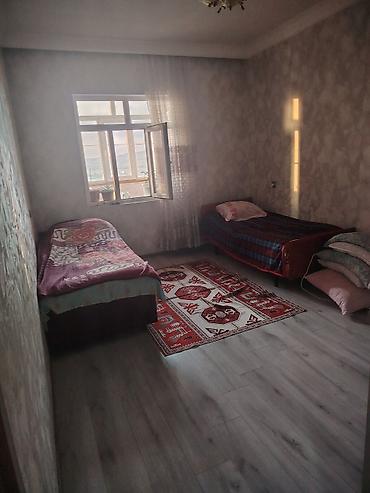 bilgehde torpaq alqi satqisi: İcarəyə otaq – 2 çarpayılı, işıqlı və rahat - Geniş pəncərəli, günəş — 1