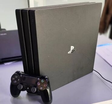 Masaüstü kompüterlər və iş stansiyaları: Salam ps4 pro satilir 1 tb yaddaşdi icinde cox sayda oyunlar var