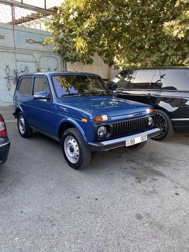 niva maşını: VAZ (LADA) 4x4 Niva: 1.7 l | 2014 il 186000 km Ofrouder/SUV